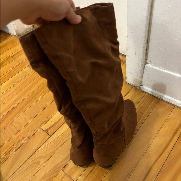 High boots for women - Picture 3 of 4